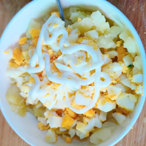 鸡蛋土豆爱心三明治