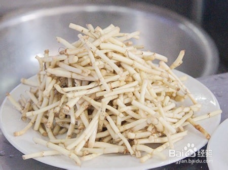 如何制作折耳根炒腊肉