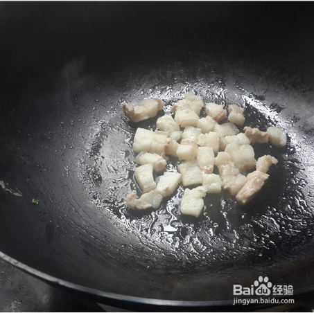 制作花肉萝卜饭