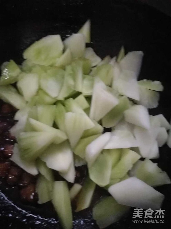 莴笋红烧肉的做法