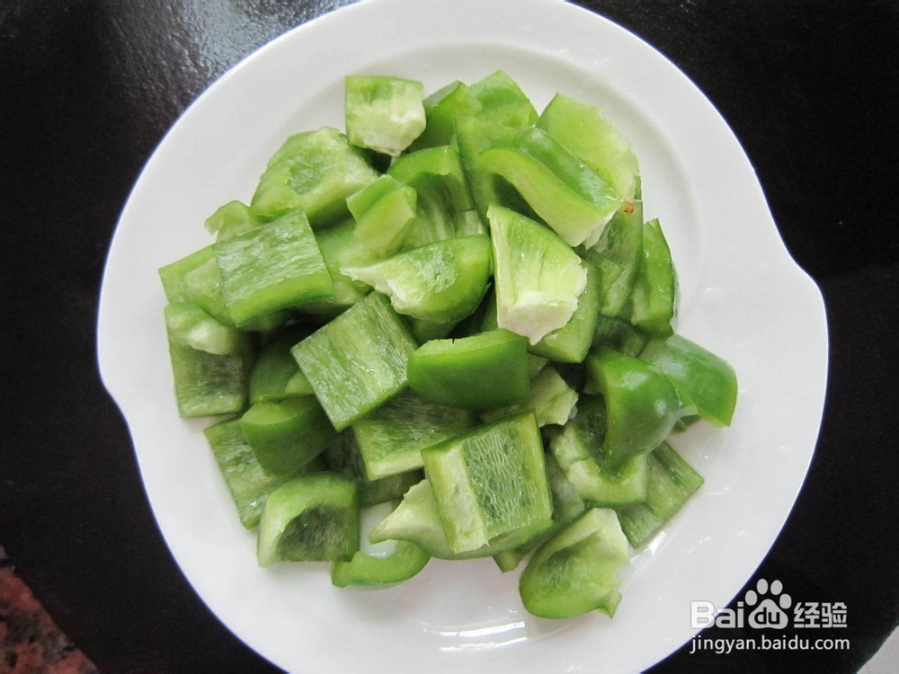 青椒炒火腿的做法