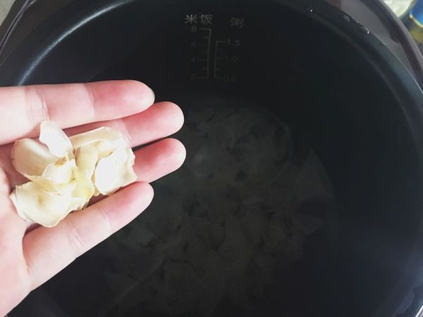 冰糖川贝雪梨盅