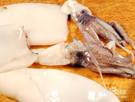 家庭自制蒜蓉粉丝蒸鱿鱼