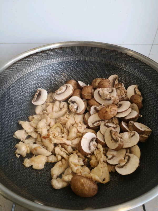 黑椒蒜香鸡肉蘑菇