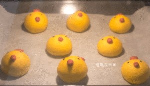 教你怎么做萌鸡奶黄面包