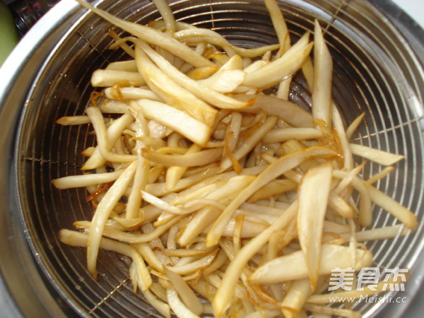 杏鲍菇炒肉的做法