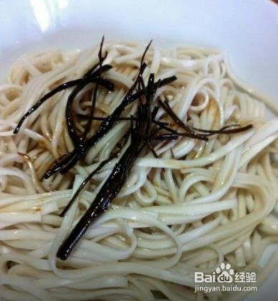 葱油拌面的做法