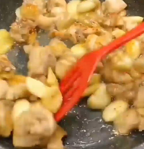 如何制作香菇焖鸡煲