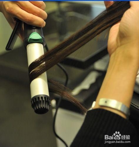 年末造型享百变“染烫时代”秀发就要精油滋养!