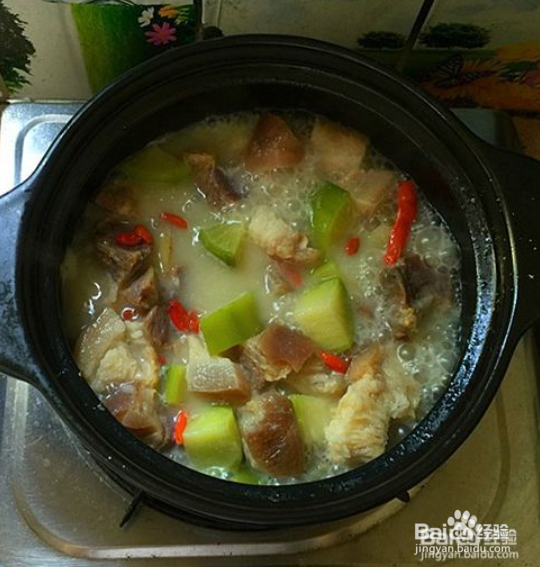 萝卜炖腊猪蹄肉