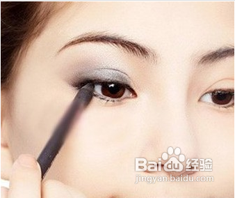 2012夏季妆容流行趋势烟熏妆再现魅力