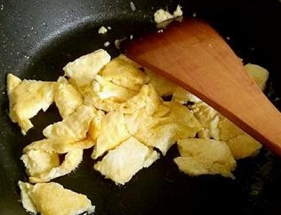 虾仁炒饭的做法