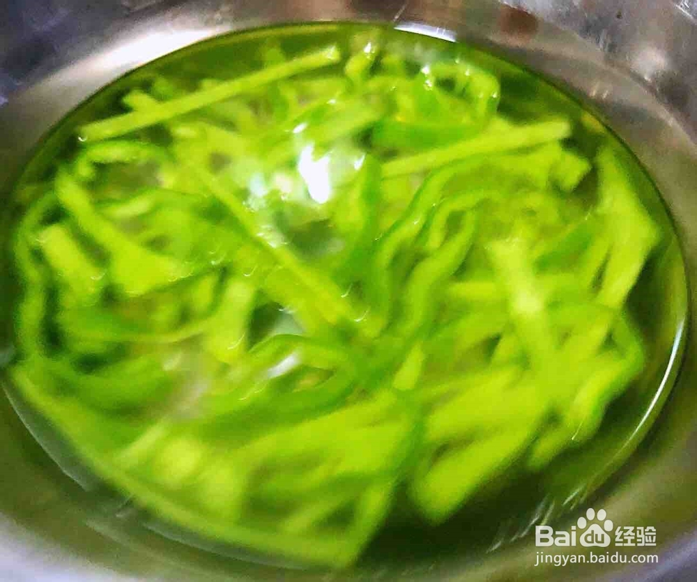 制作美味的爆炒猪耳朵