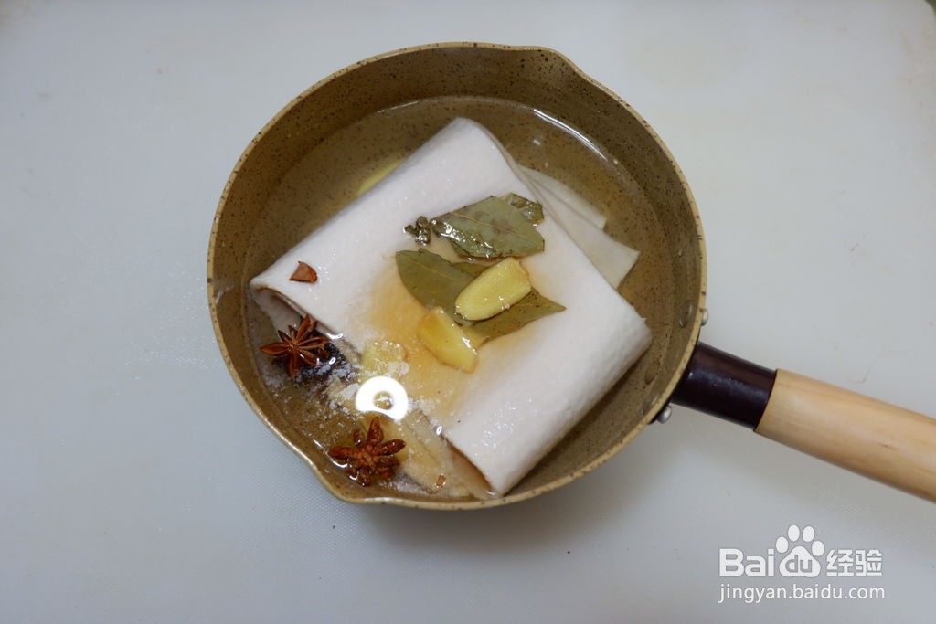 如何做出猪皮冻？