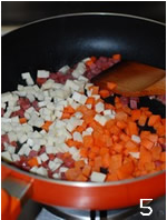 剩米饭华丽变身【香肠蛋炒饭】