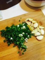 如何做出美味的个人河蚌火腿豆腐煲