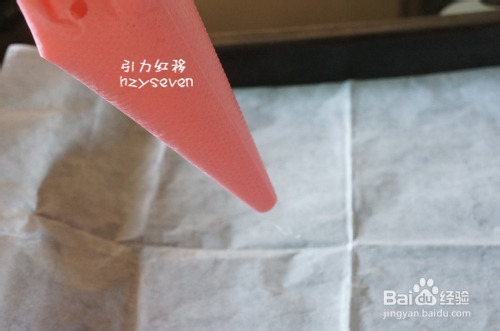 怎样做草莓彩绘戚风蛋糕卷