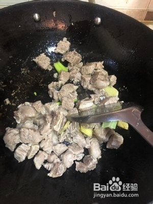 怎么做牛腩炖土豆