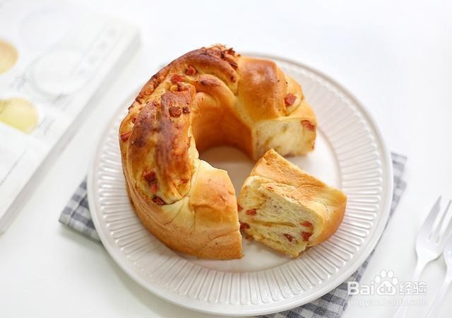 家庭自制咸香热狗肉松软面包