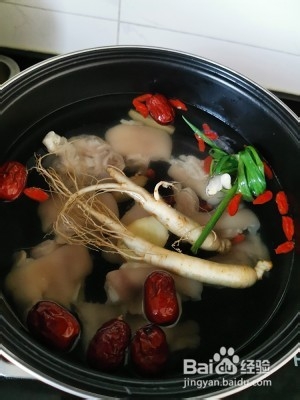 美食汤羹--猪蹄汤