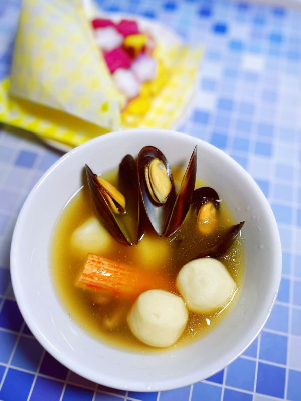 贻贝鱼丸汤早餐