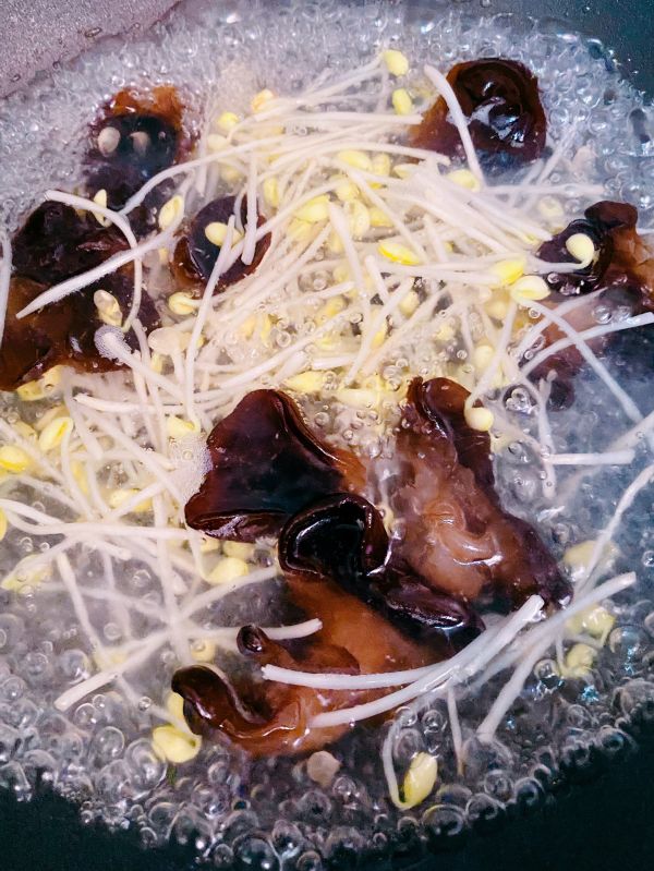 低脂低卡五彩鸡丝凉面