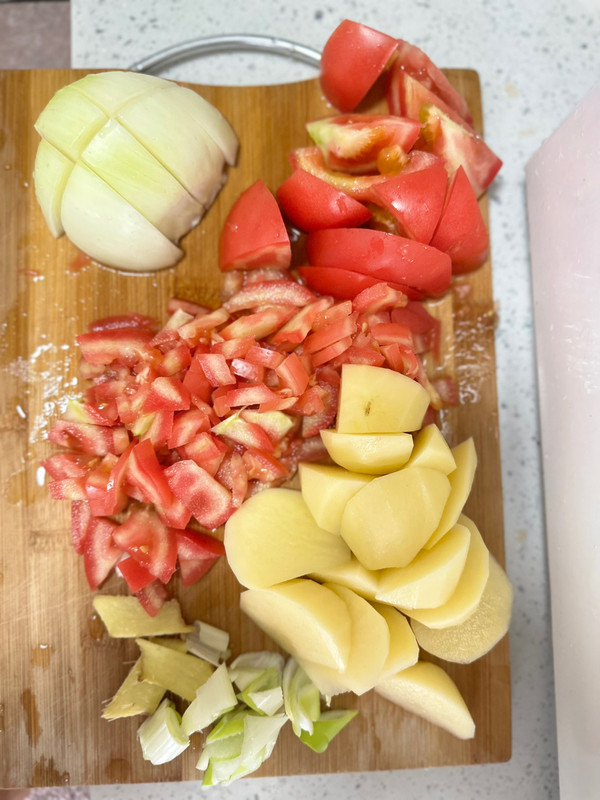 番茄土豆炖牛腩