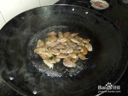 爆炒花甲怎么做，蛤蜊怎么做好吃