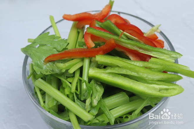 毛芹菜炒牛肉