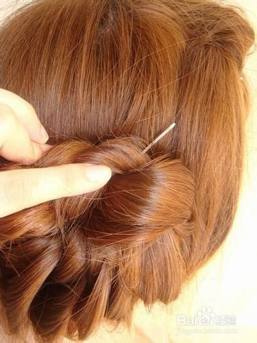 手把手教你！DIY超美韩式编发，分分钟就搞定！