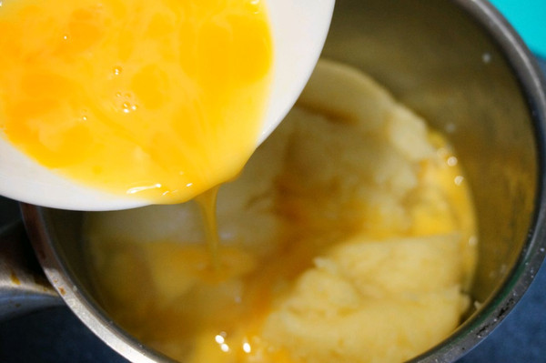 巧克力花生酥皮泡芙