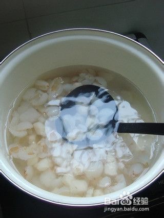 荔枝马蹄火龙果汁糖水的做法