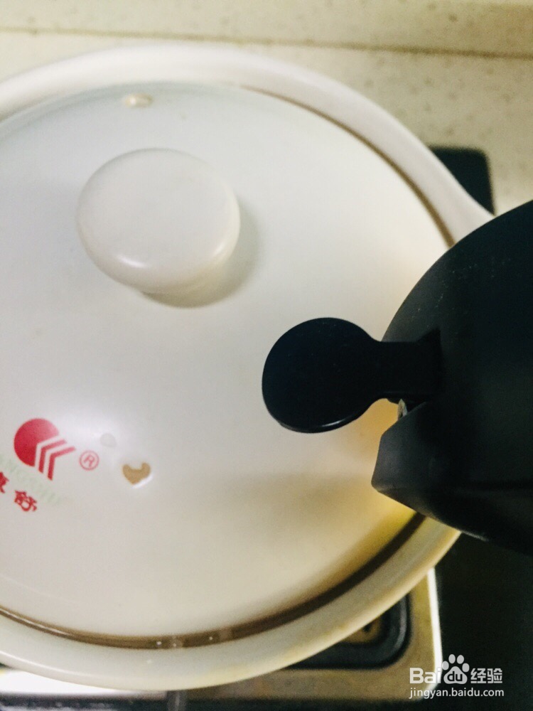 香气浓郁的叉烧肉煲仔饭