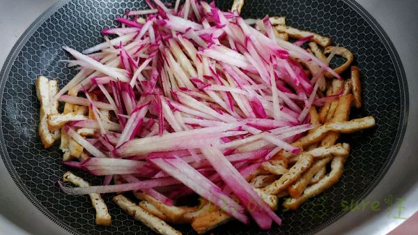 胭芫豆腐萝卜丝