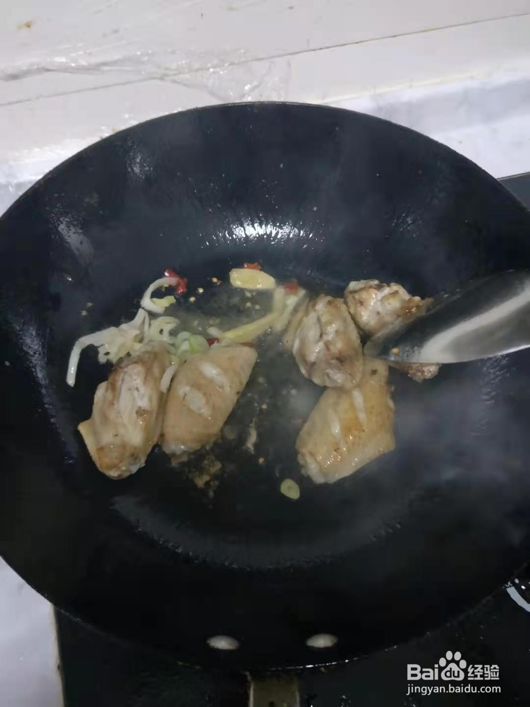 红烧鸡翅的制作方式