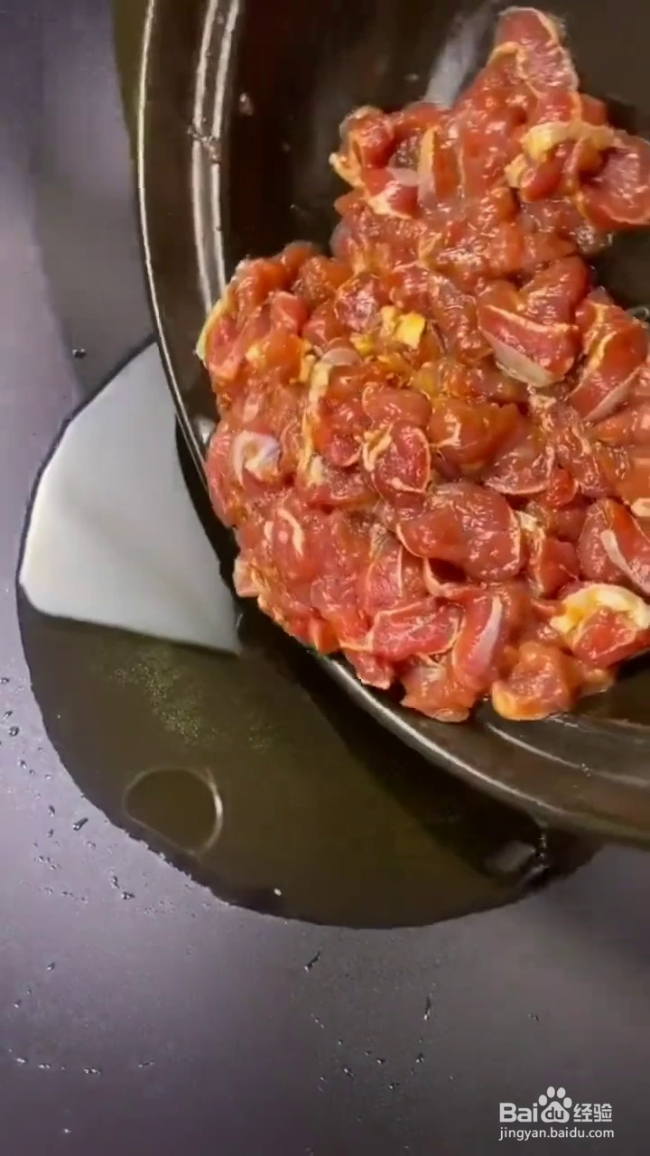 如何制作好吃的香菜炒黄牛肉