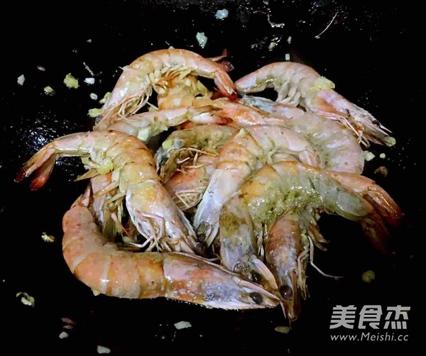 番茄㸆海虾的做法