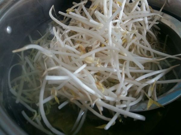 花生酱蔬菜拌面