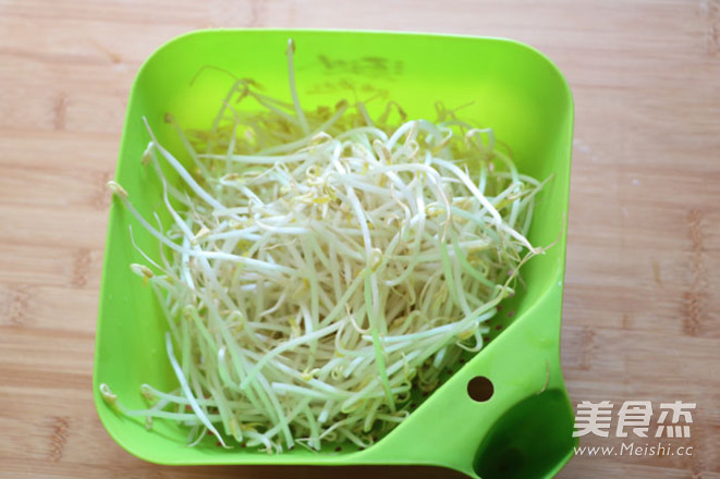 葱香绿豆芽的做法