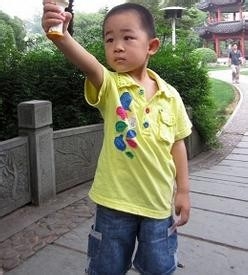 父母如何面对男孩的英雄情结