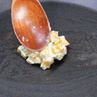 制作12个月以上宝宝辅食南瓜红薯烙