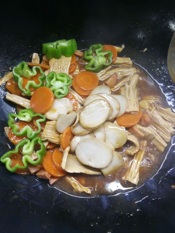 腐竹慢炖杏鲍菇