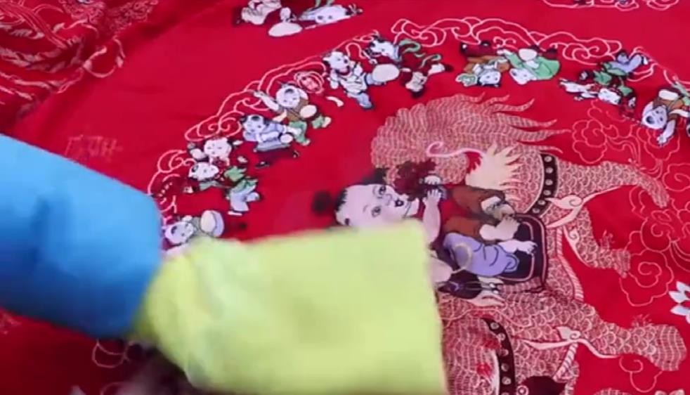 被子上的黄渍和霉斑怎么去除