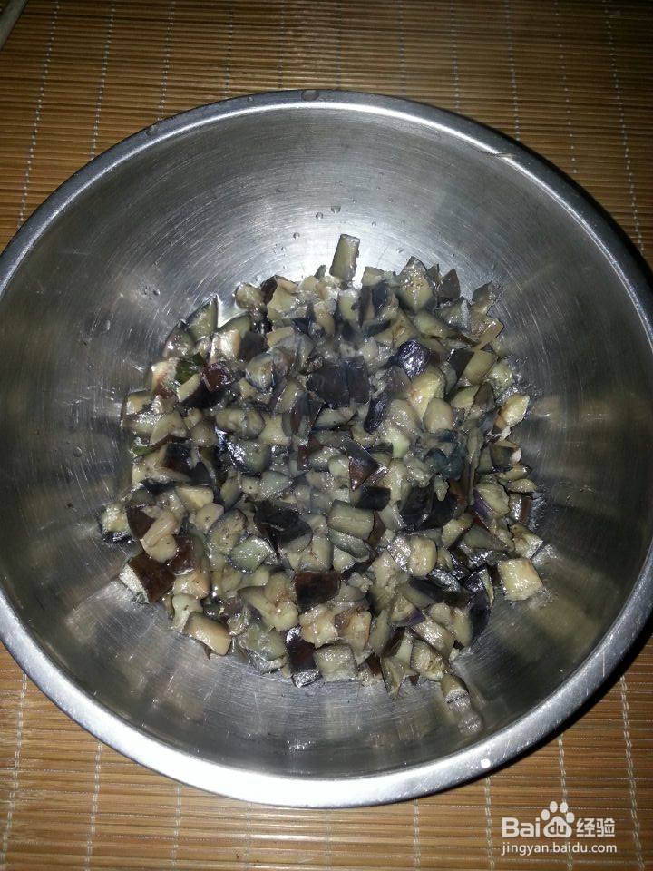 茄子青椒素馅包子的做法