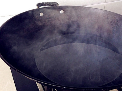 豆腐乳制作时发黄变粘稠正常吗