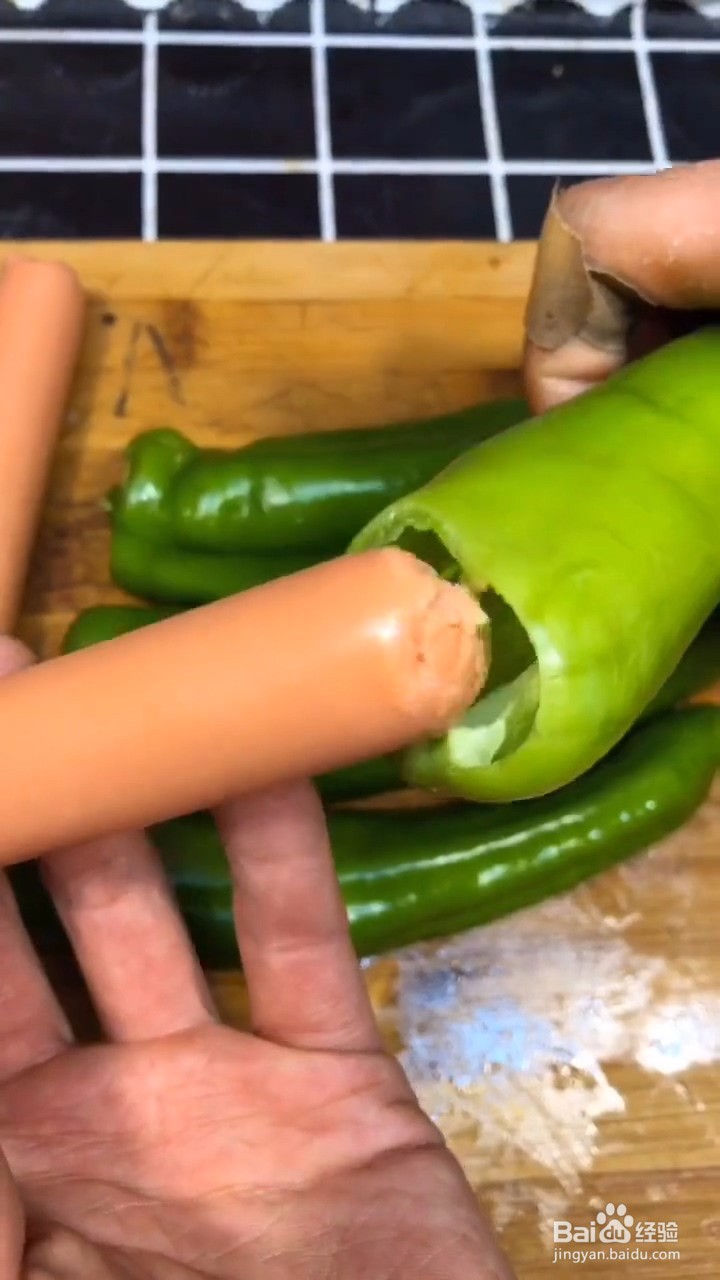 如何制作美食烧烤青椒火腿?