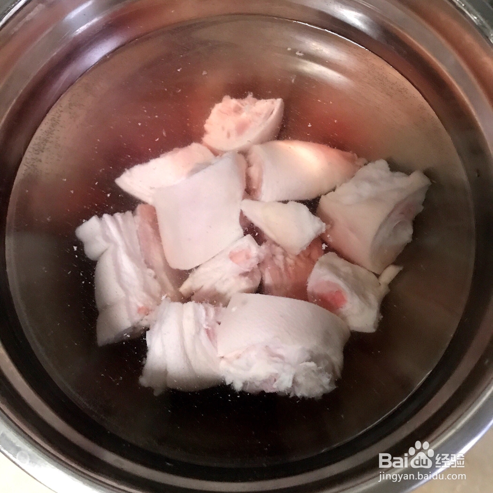 小鲍鱼炖猪脚海鲜美食