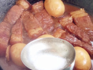 红烧肉熏蛋的做法