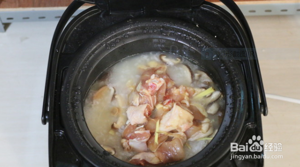 如何做出香菇滑鸡粥的具体步骤