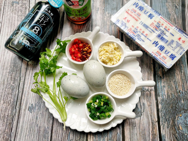 松花皮蛋拌豆腐